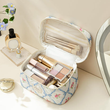 Large Quilted Makeup Bags for Women, Cute Cotton Travel Cosmetic Bags with Handle, Gifts for Bridesmaids, Portable Coquette Floral Make up Bag, Toiletry Cosmetic Bag