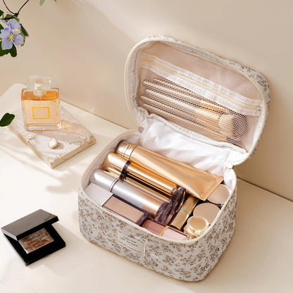 Large Quilted Makeup Bags for Women, Cute Cotton Travel Cosmetic Bags with Handle, Gifts for Bridesmaids, Portable Coquette Floral Make up Bag, Toiletry Cosmetic Bag