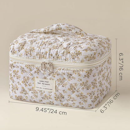 Large Quilted Makeup Bags for Women, Cute Cotton Travel Cosmetic Bags with Handle, Gifts for Bridesmaids, Portable Coquette Floral Make up Bag, Toiletry Cosmetic Bag