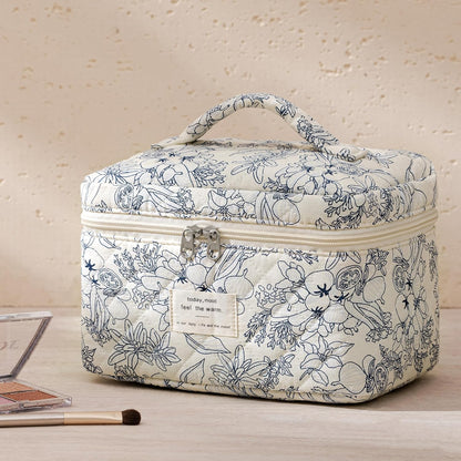 Large Quilted Makeup Bags for Women, Cute Cotton Travel Cosmetic Bags with Handle, Gifts for Bridesmaids, Portable Coquette Floral Make up Bag, Toiletry Cosmetic Bag