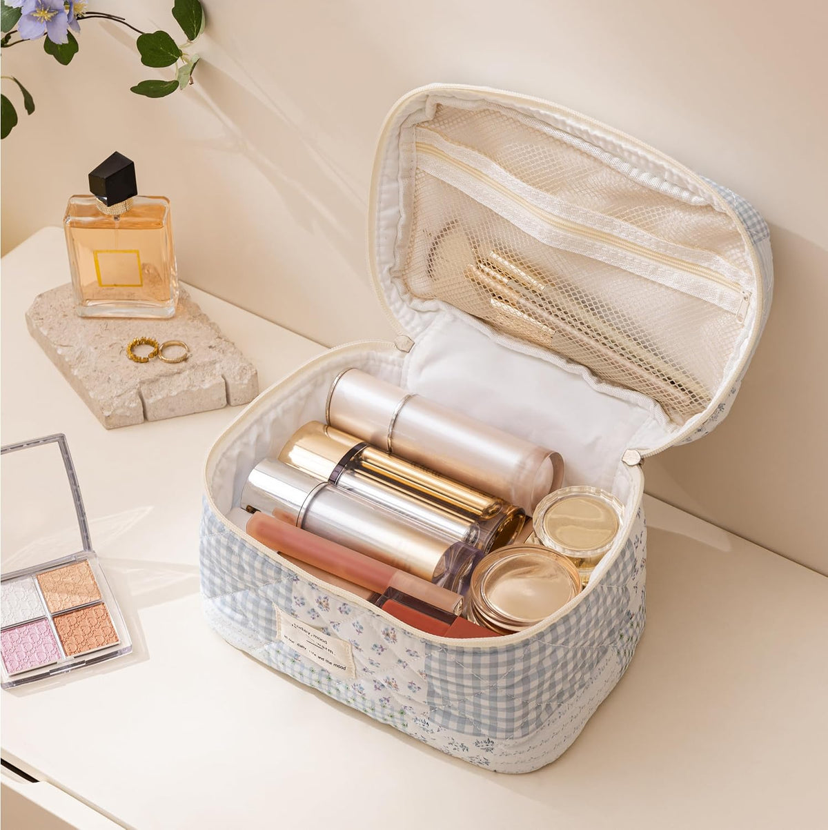 Large Quilted Makeup Bags for Women, Cute Cotton Travel Cosmetic Bags with Handle, Gifts for Bridesmaids, Portable Coquette Floral Make up Bag, Toiletry Cosmetic Bag