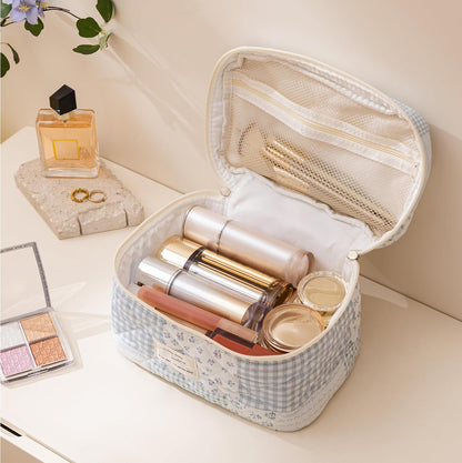 Large Quilted Makeup Bags for Women, Cute Cotton Travel Cosmetic Bags with Handle, Gifts for Bridesmaids, Portable Coquette Floral Make up Bag, Toiletry Cosmetic Bag