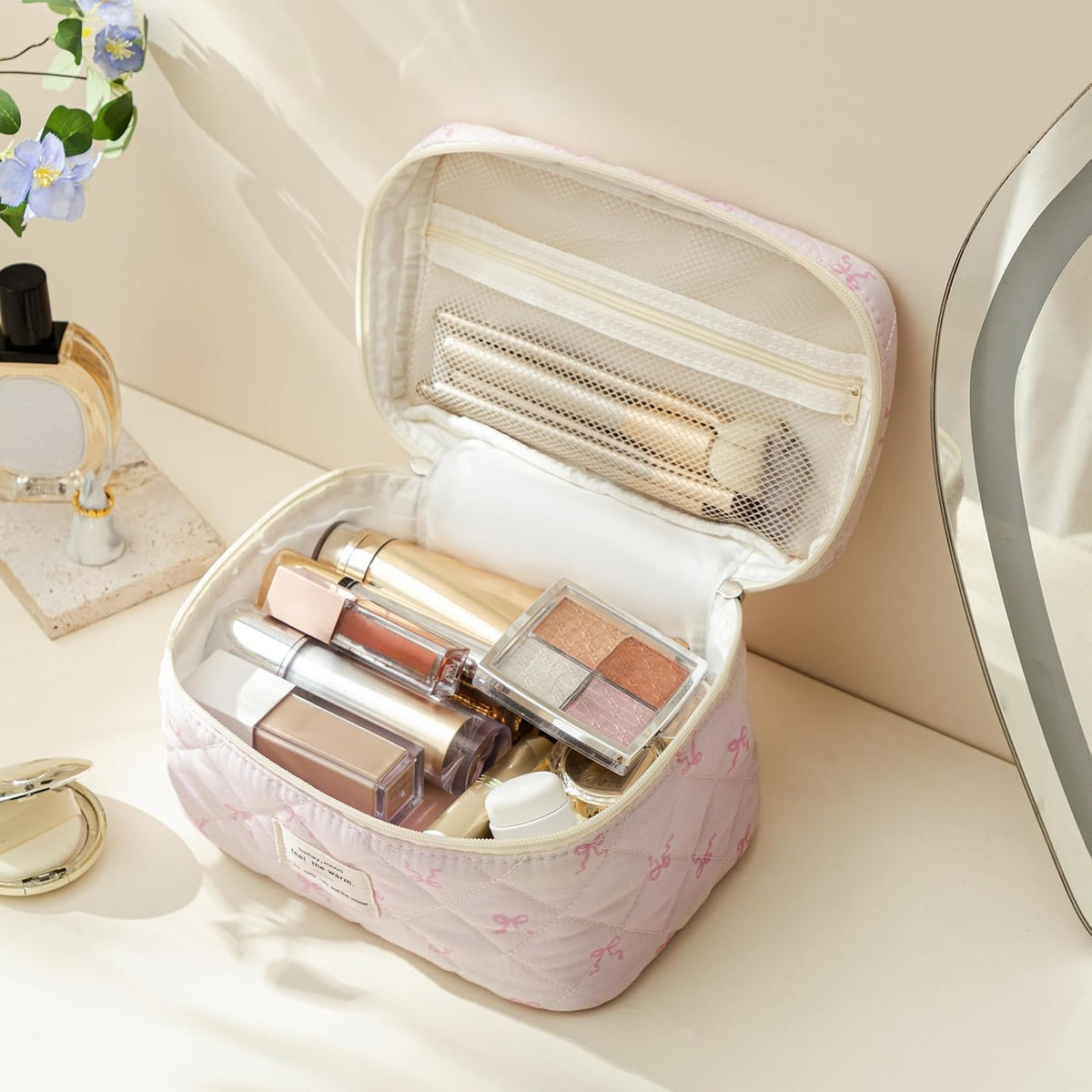 Large Quilted Makeup Bags for Women, Cute Cotton Travel Cosmetic Bags with Handle, Gifts for Bridesmaids, Portable Coquette Floral Make up Bag, Toiletry Cosmetic Bag