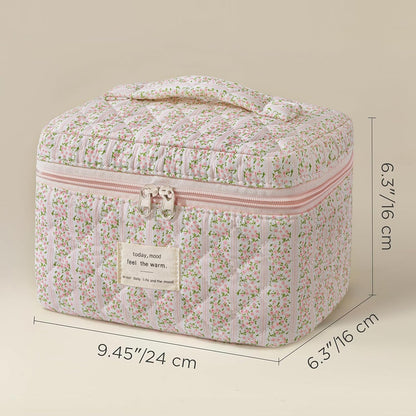 Large Quilted Makeup Bags for Women, Cute Cotton Travel Cosmetic Bags with Handle, Gifts for Bridesmaids, Portable Coquette Floral Make up Bag, Toiletry Cosmetic Bag
