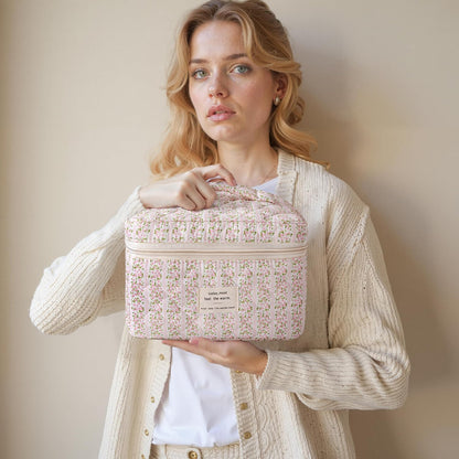 Large Quilted Makeup Bags for Women, Cute Cotton Travel Cosmetic Bags with Handle, Gifts for Bridesmaids, Portable Coquette Floral Make up Bag, Toiletry Cosmetic Bag
