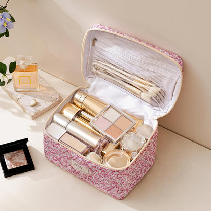Large Quilted Makeup Bags for Women, Cute Cotton Travel Cosmetic Bags with Handle, Gifts for Bridesmaids, Portable Coquette Floral Make up Bag, Toiletry Cosmetic Bag