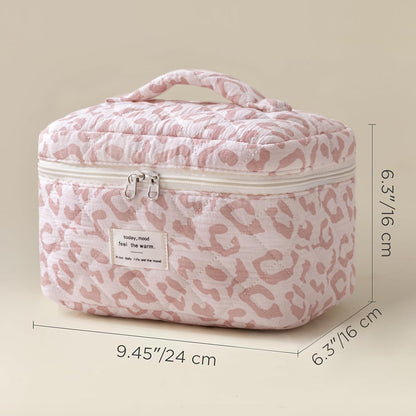 Large Quilted Makeup Bags for Women, Cute Cotton Travel Cosmetic Bags with Handle, Gifts for Bridesmaids, Portable Coquette Floral Make up Bag, Toiletry Cosmetic Bag