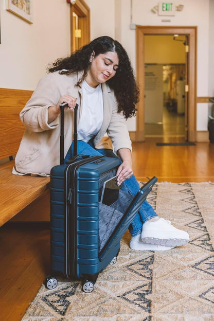 Omni 2 International Carry-On Luggage with 360° Spinner Wheels - Scratch Resistant Hardshell - TSA, Airline-Approved - Expandable Polycarbonate Shell for Lightweight Travel - Rose Gold