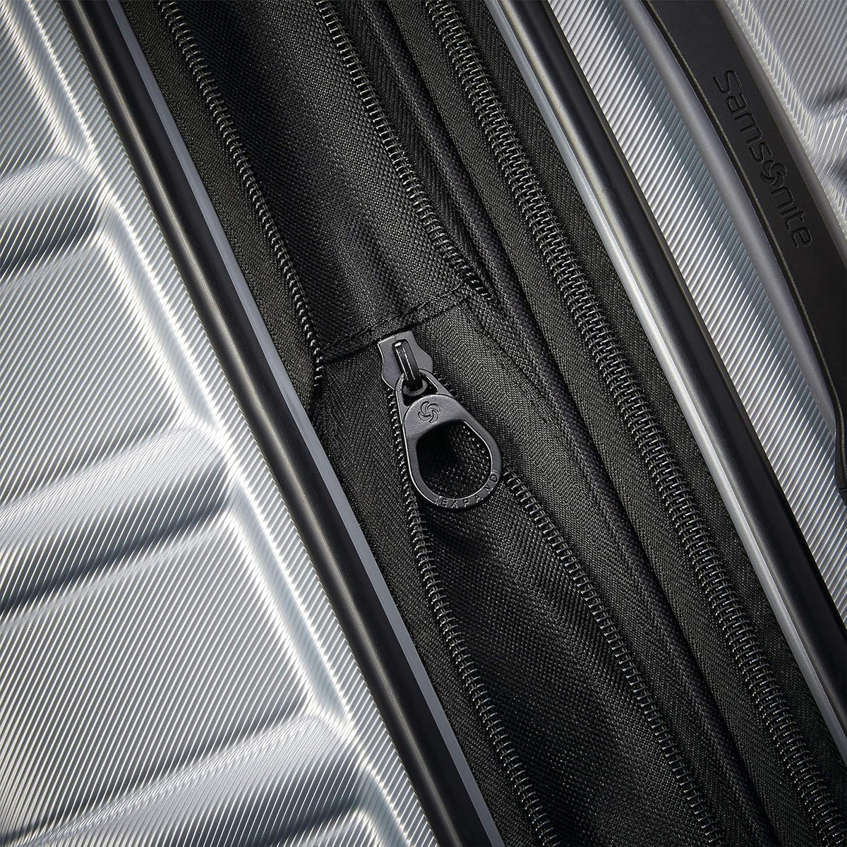Omni 2 Domestic Carry-On Luggage - 22x14x9 Airline-Approved - Features Expandable Polycarbonate Shell, 360° Wheels, TSA Lock - Amazon Exclusive - Artic Silver