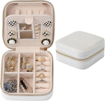 Velvet Travel Jewelry Box, Mini Travel Jewelry Case, Small Portable Travel Jewelry Organizer for Women Girls (Green)