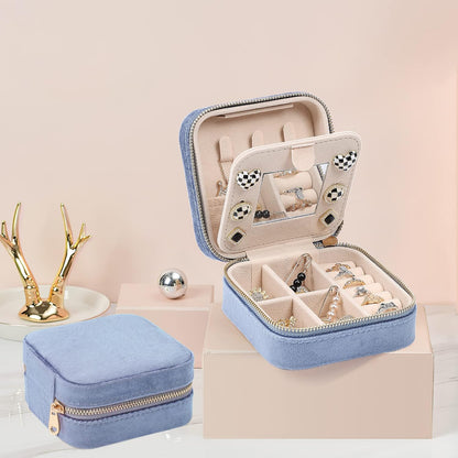Velvet Travel Jewelry Box, Mini Travel Jewelry Case, Small Portable Travel Jewelry Organizer for Women Girls (Green)