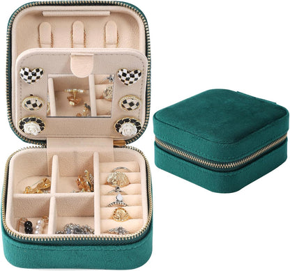 Velvet Travel Jewelry Box, Mini Travel Jewelry Case, Small Portable Travel Jewelry Organizer for Women Girls (Green)