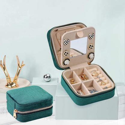 Velvet Travel Jewelry Box, Mini Travel Jewelry Case, Small Portable Travel Jewelry Organizer for Women Girls (Green)