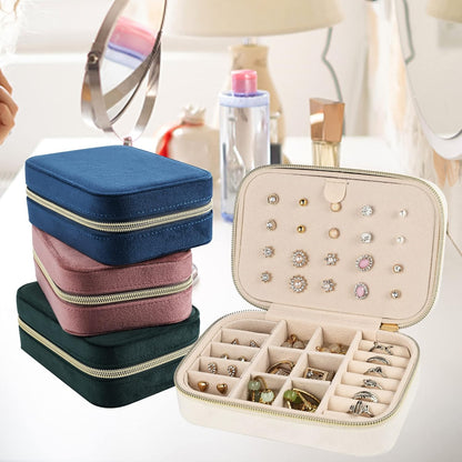 Velvet Travel Jewelry Box, Mini Travel Jewelry Case, Small Portable Travel Jewelry Organizer for Women Girls (Green)