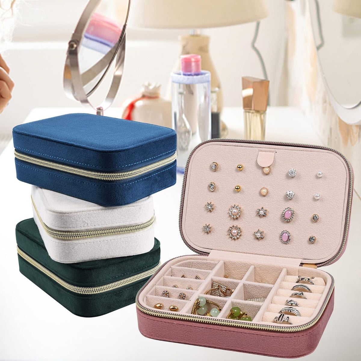 Velvet Travel Jewelry Box, Mini Travel Jewelry Case, Small Portable Travel Jewelry Organizer for Women Girls (Green)