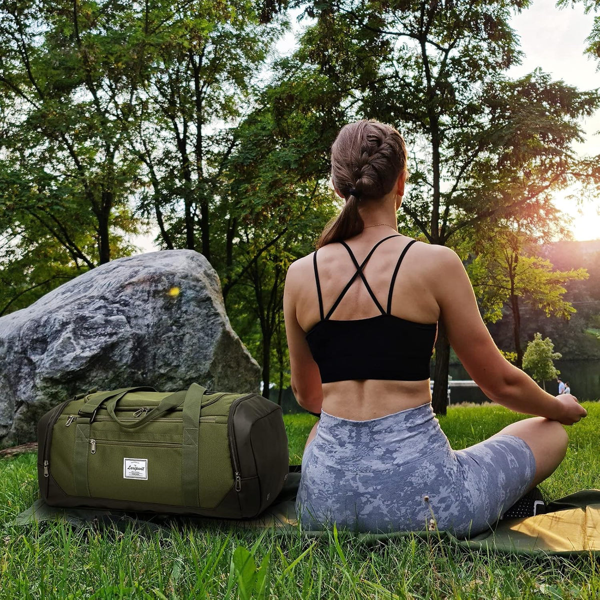Travel Duffle Bag for men 40L Medium Sports Gym Bag with Wet Pocket & Shoes Compartment Weekender Overnight Backpack for Traveling Duffel Bag Backpack for Women, Khaki