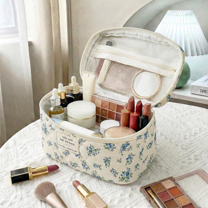Clear Pink Striped PVC Makeup Bag, Large 10.2 x 7.9 x 3.1 Inch Waterproof Travel Toiletry Bag with Handle, TSA Approved Clear Cosmetic Organizer for Travel Gym Bathroom