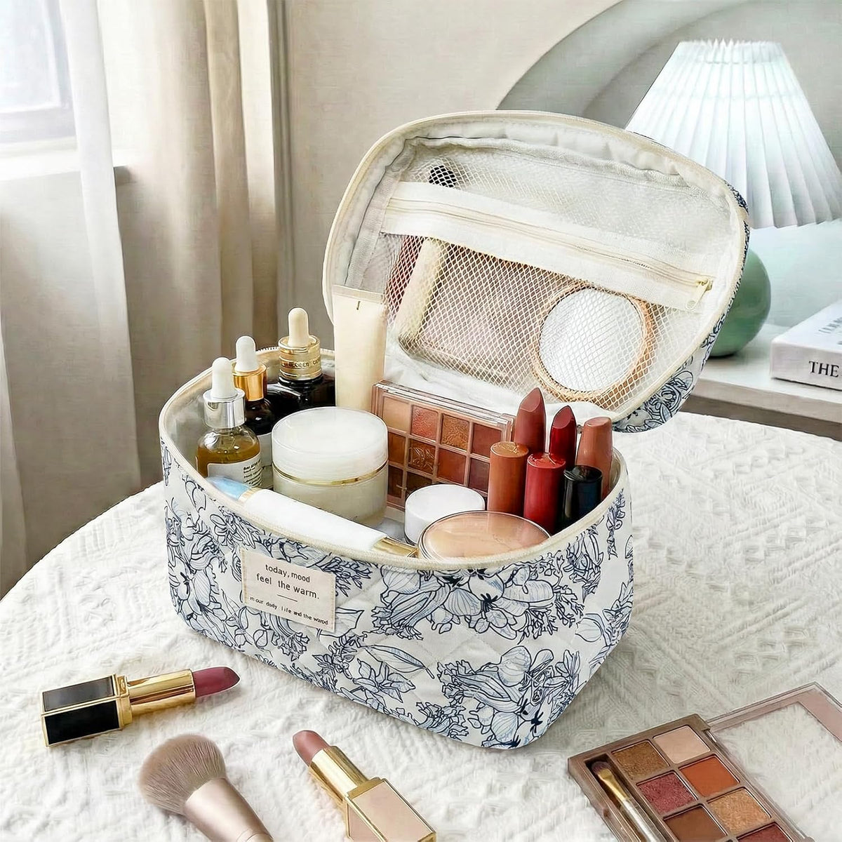 Clear Pink Striped PVC Makeup Bag, Large 10.2 x 7.9 x 3.1 Inch Waterproof Travel Toiletry Bag with Handle, TSA Approved Clear Cosmetic Organizer for Travel Gym Bathroom