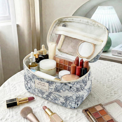 Clear Pink Striped PVC Makeup Bag, Large 10.2 x 7.9 x 3.1 Inch Waterproof Travel Toiletry Bag with Handle, TSA Approved Clear Cosmetic Organizer for Travel Gym Bathroom
