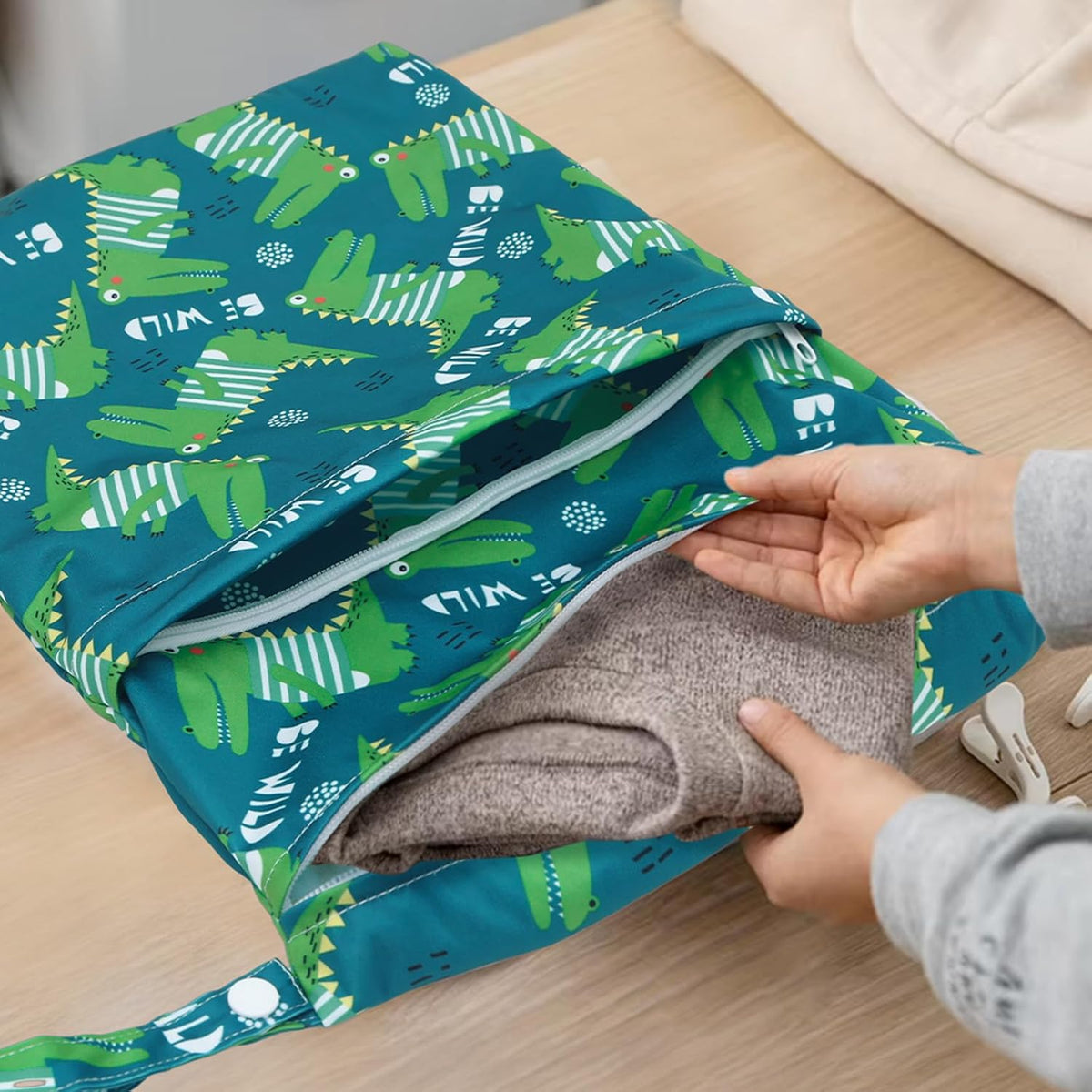 ALVA 2pcs Cloth Diaper Wet Dry Bags Waterproof Reusable with Two Zippered Pockets Travel Beach Pool Daycare Soiled Baby Items Yoga Gym Bag for Swimsuits or Wet Clothes L2629