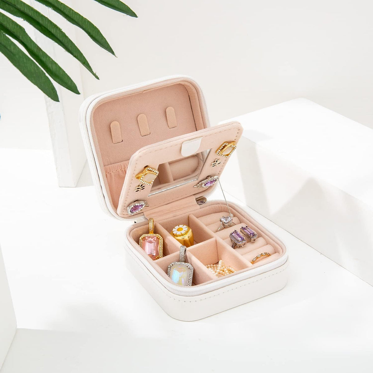 Travel jewelry case Travel jewelry box Travel Jewelry Organizer Small box Gift for Girls Women with Mirror(Green)