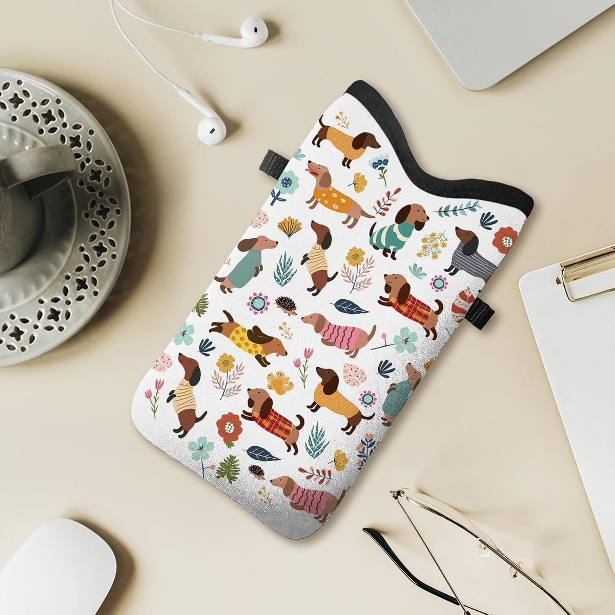 Cell Phone Sleeve Pouch Case Bag with Crossbody Strap Neck Lanyard for Women Men, Weiner Dog Gifts Cell Phone Crossbody Bag 7.1x3.9 Inch