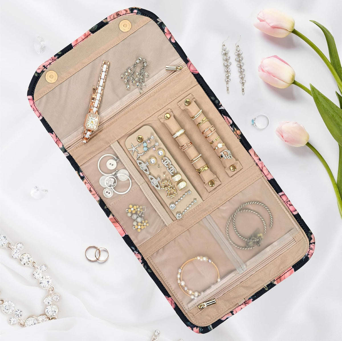 Travel Jewelry Case Organizer, Foldable Jewelry Roll Bag for Earrings, Rings, Necklaces, Bracelets, Accessories, Compact Travel Pouch Wallet for Women, Anti-Tangle (Quilt Black)