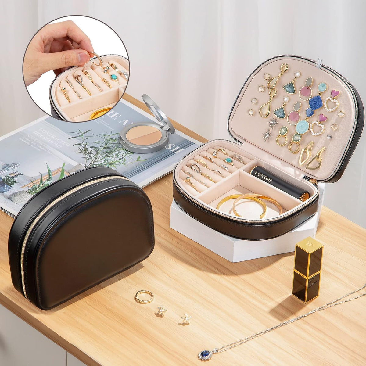 Travel Size Jewelry Box, Medium Portable Seashell-Shaped Jewelry Case, 2 Layer Jewelry Organizer in PU Leather for Women -Black