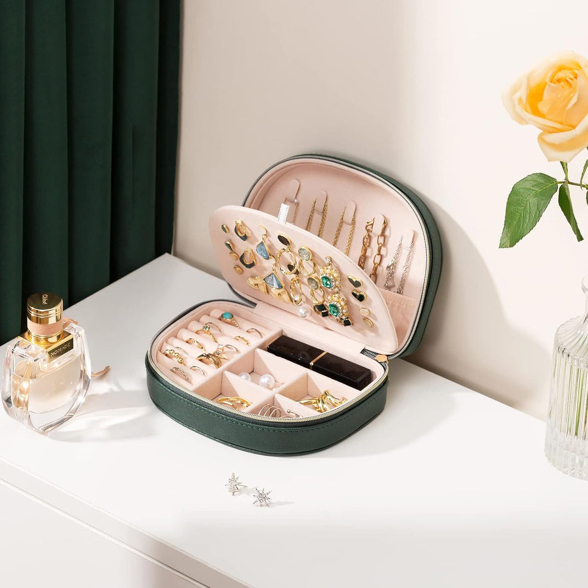 Travel Size Jewelry Box, Medium Portable Seashell-Shaped Jewelry Case, 2 Layer Jewelry Organizer in PU Leather for Women -Black