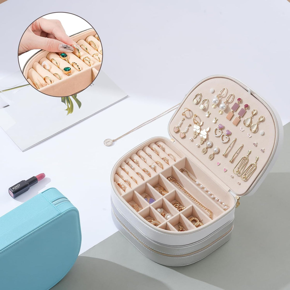 Travel Size Jewelry Box, Medium Portable Seashell-Shaped Jewelry Case, 2 Layer Jewelry Organizer in PU Leather for Women -Black