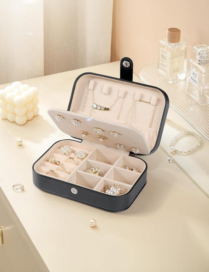 Travel Jewelry Case, Travel Jewelry Box, Mini Jewelry Travel Case, Jewelry Organizer Case, Portable Small Jewelry Organizer Storage Boxes - Best Gift for Women Girls.