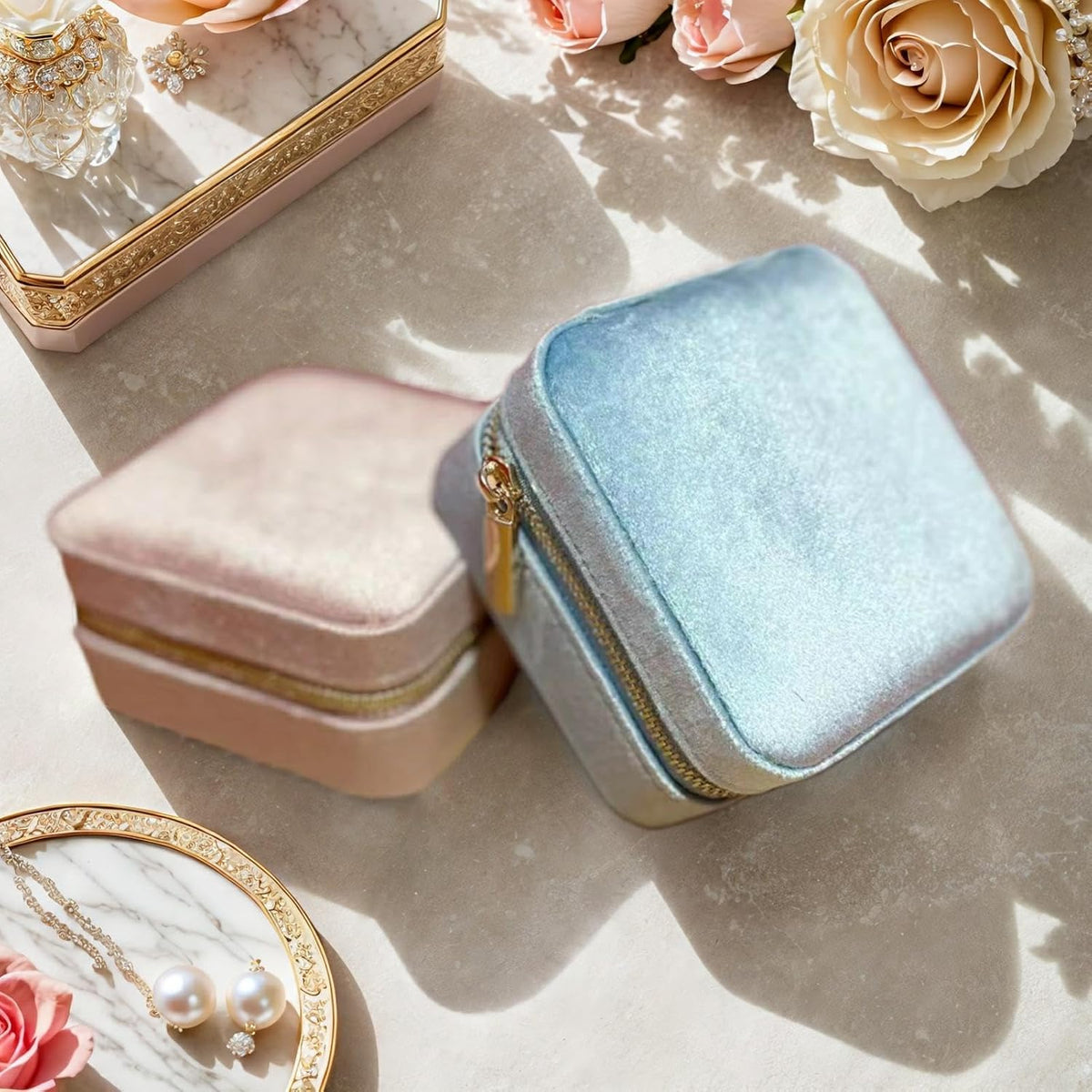 Velvet Jewelry Box, Small Travel Jewelry Organizer, Portable Jewelry Case for Women with Mirror, Green Mini Plush Travel Box