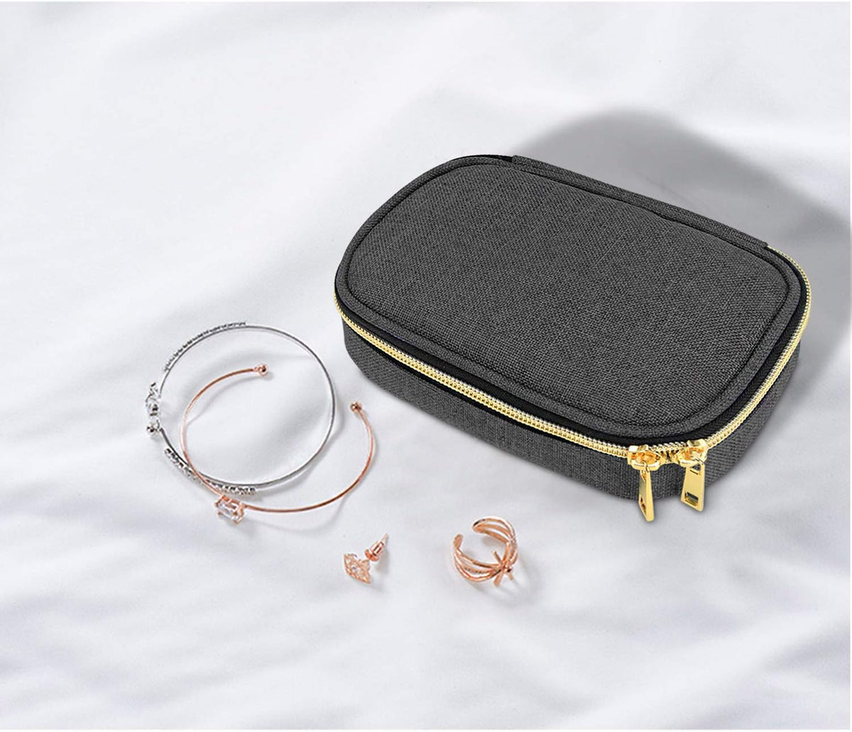 Small Jewelry Travel Case, Portable Jewelry Organizer Bag for Earrings, Necklace, Rings and More (Small, Quilted- Black)