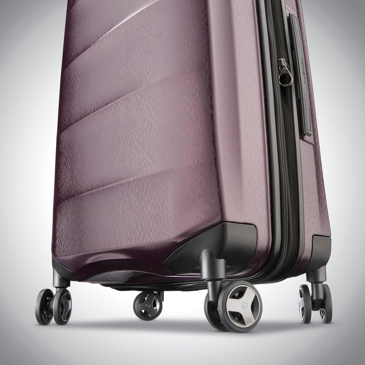 Octiv Lightweight Hardshell 20-Inch Carry-On Luggage -Durable & Impact Resistant, 360° Aero Trac Spinner Wheels, Adjustable Telescopic Handle, Expandable Suitcase, TSA Approved Lock - Black