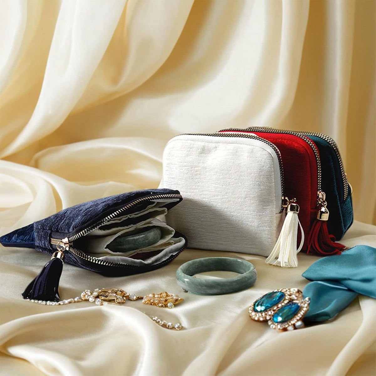 Travel Jewelry Case Organizer for Women Wedding Gifts Portable Velvet Pouches for Travel Essentials Jewelry Crystal Bracelets Necklace Storage, Ring Holder Green Tassel