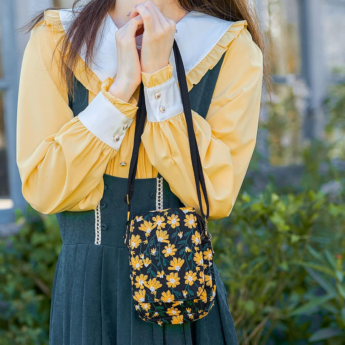 Embroidered Cute Mini Crossbody Bag for Women Small Handbags Wristlet Wallet Bag Cell-phone Pouch Coin Purse