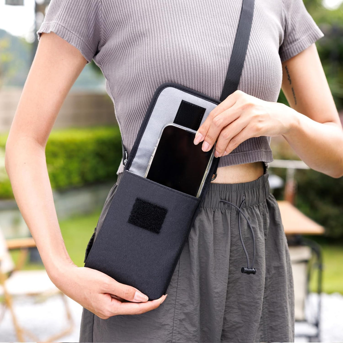 Travel Neck Phone Holster Pouch for 17 16 15 Pro Max 26 S25 | for 4.5-6.7" smartphones, adjustable crossbody strap, Card slot & zipper pocket, shock padding, water-resistant Oxford