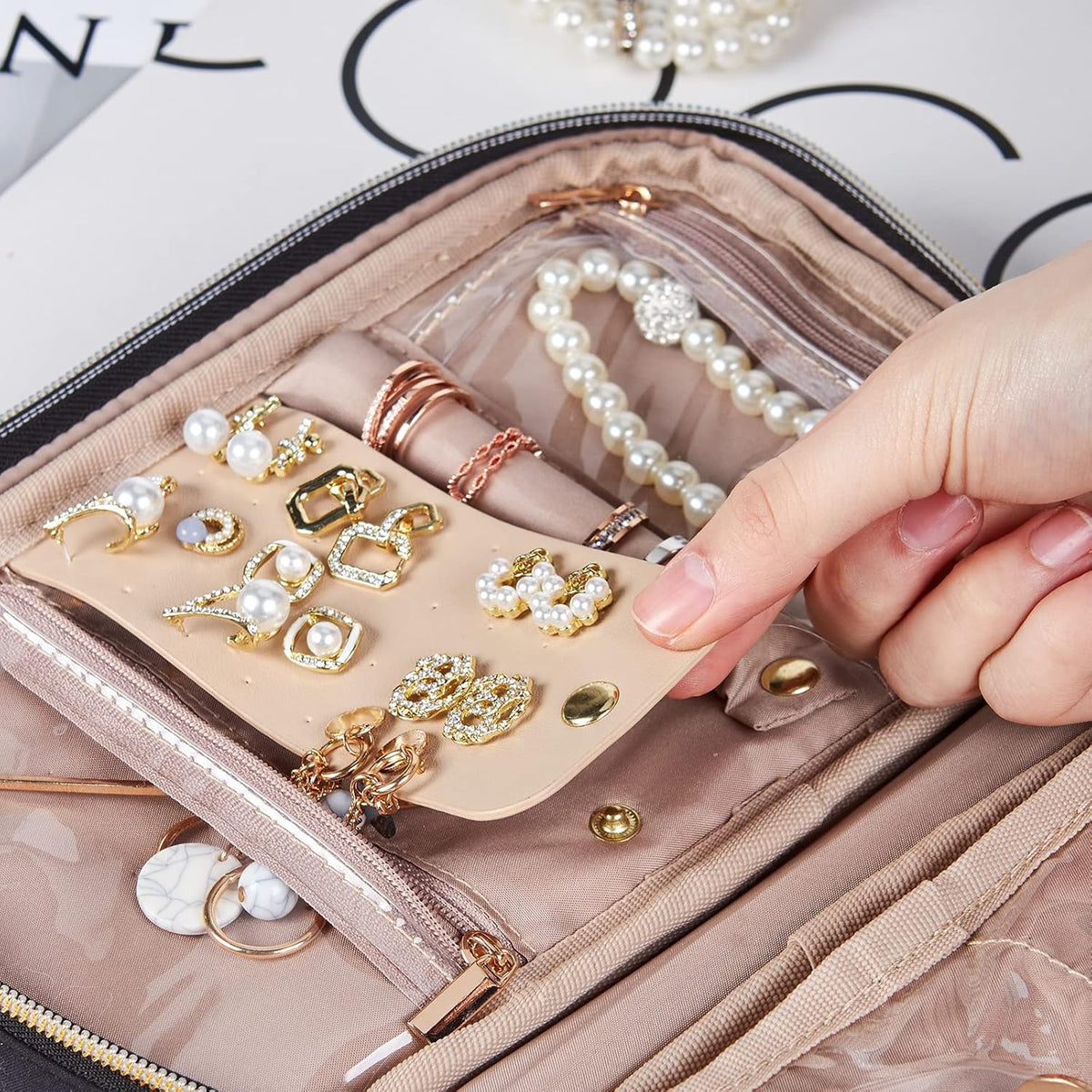 Travel Jewelry Case Organizer, Compact Jewelry Storage Bag for Necklaces, Earrings, Rings, Bracelets and Watch, Portable Jewelry Holder for Trip, Vacation, Daily Use, Pink