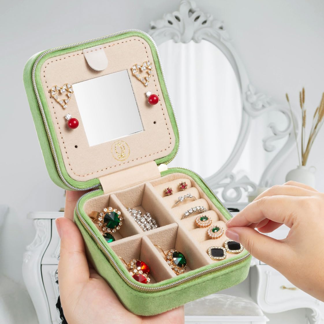 Travel Jewelry Case, Mini Portable Jewelry Travel Boxes, Small Jewelry Organizer for Rings, Earrings, Pendants, Watches, Necklaces, Lipsticks Organizer Storage Holder Case (Pink)