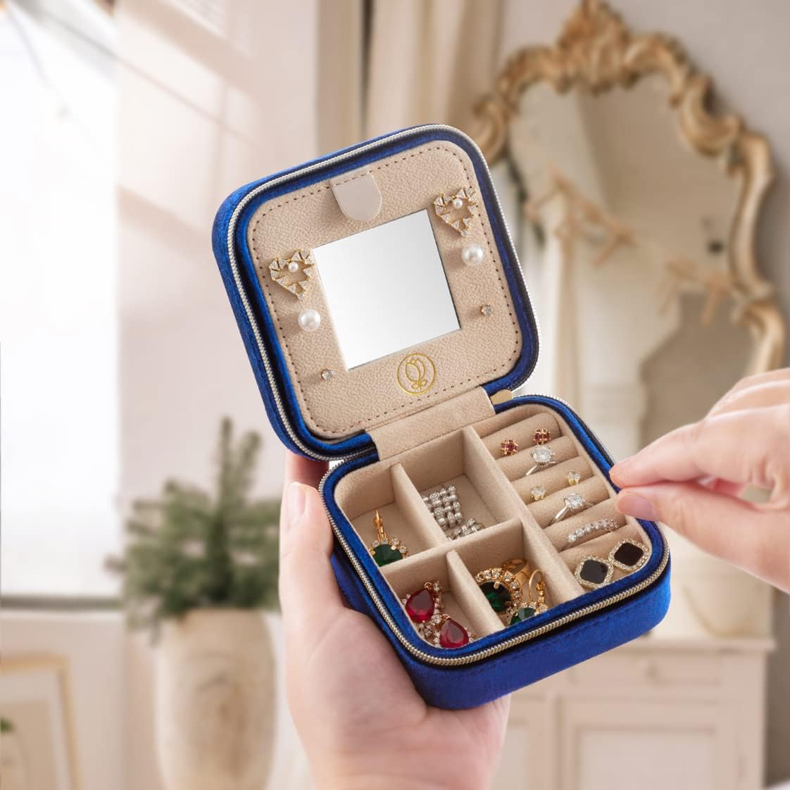 Travel Jewelry Case, Mini Portable Jewelry Travel Boxes, Small Jewelry Organizer for Rings, Earrings, Pendants, Watches, Necklaces, Lipsticks Organizer Storage Holder Case (Pink)