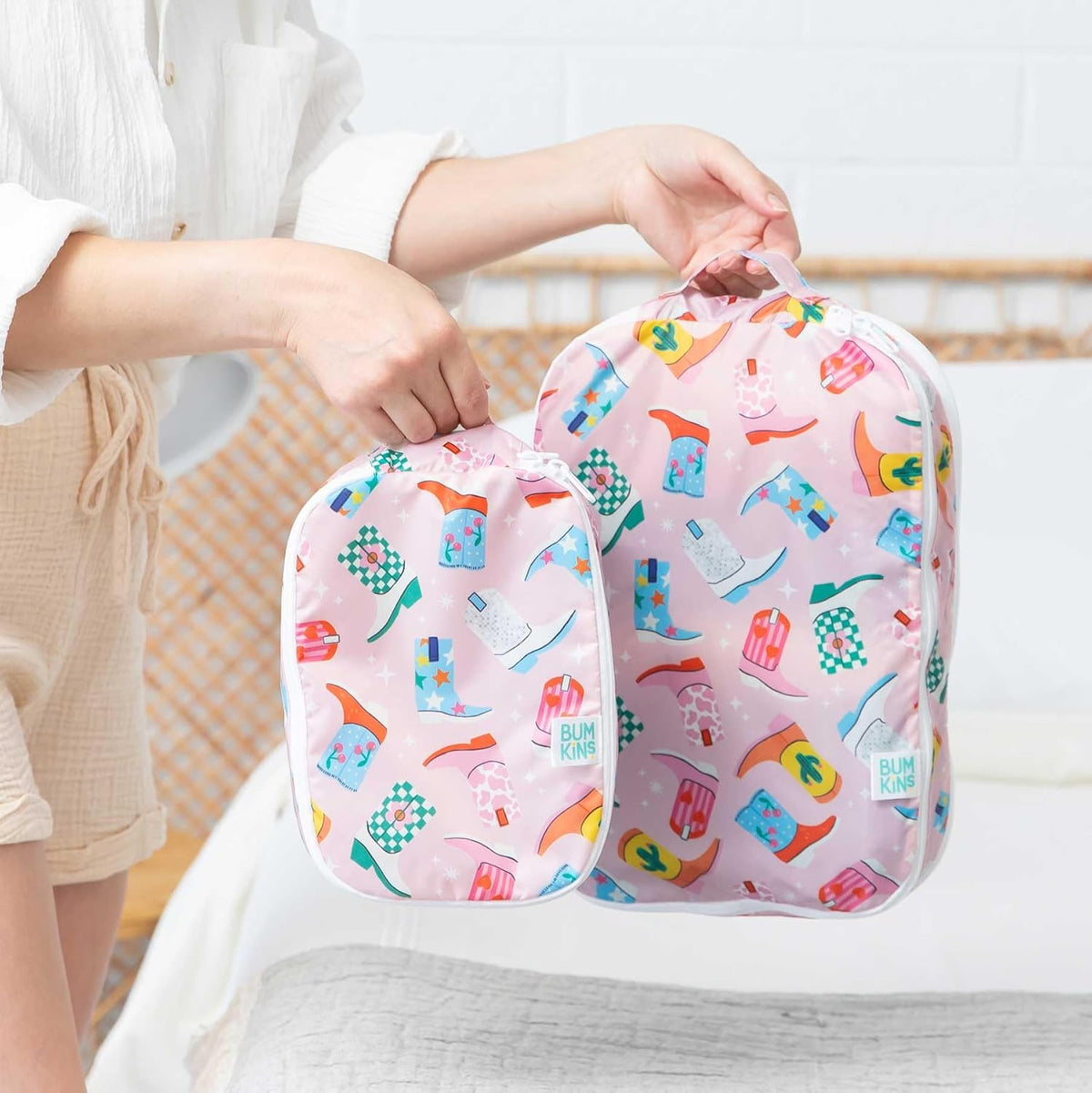 Disney Packing Cubes for Travel Bag, Organize Luggage with Compression Bags, Essential Traveling Accessories, Pack Carry On Suitcase for Clothes or Toiletries, Set of 2 Sizes, Winnie the Pooh