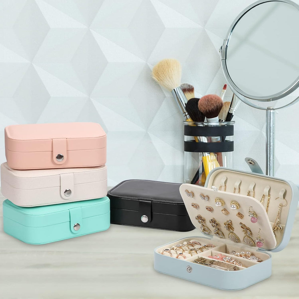 Travel Jewelry Box, PU leather Small Jewelry Organizer For Female Girls, double layer portable mini travel case for storing earrings, rings, necklaces.(Black)