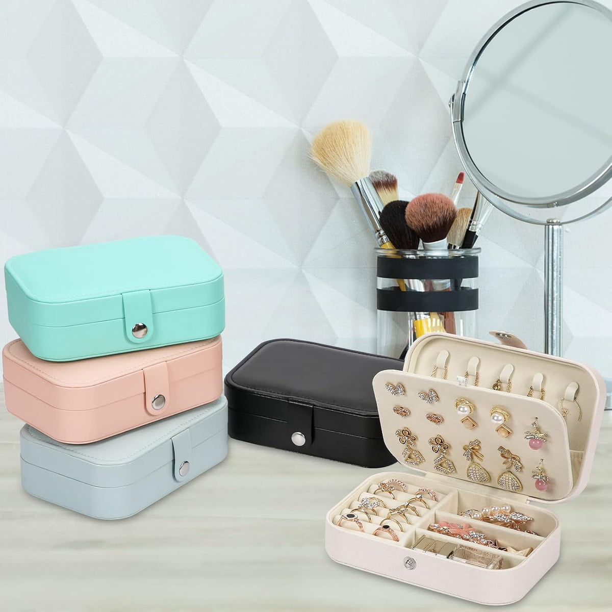 Travel Jewelry Box, PU leather Small Jewelry Organizer For Female Girls, double layer portable mini travel case for storing earrings, rings, necklaces.(Black)