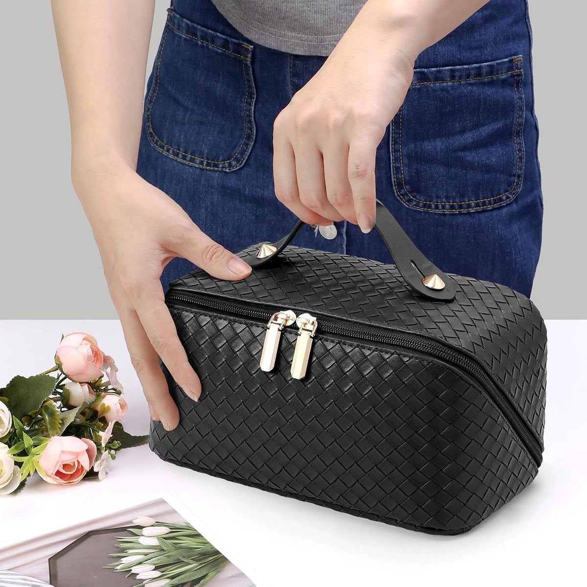 Large Capacity Travel Cosmetic Bag - Portable Makeup Bags for Women Waterproof PU Leather Checkered Makeup Organizer Bag with Dividers and Handle,Toiletry Bag for Cosmetics