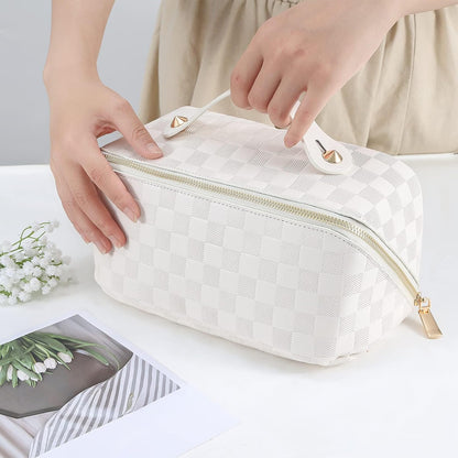 Large Capacity Travel Cosmetic Bag - Portable Makeup Bags for Women Waterproof PU Leather Checkered Makeup Organizer Bag with Dividers and Handle,Toiletry Bag for Cosmetics