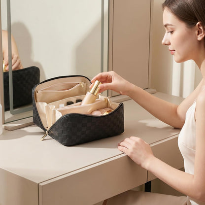 Large Capacity Travel Cosmetic Bag - Portable Makeup Bags for Women Waterproof PU Leather Checkered Makeup Organizer Bag with Dividers and Handle,Toiletry Bag for Cosmetics