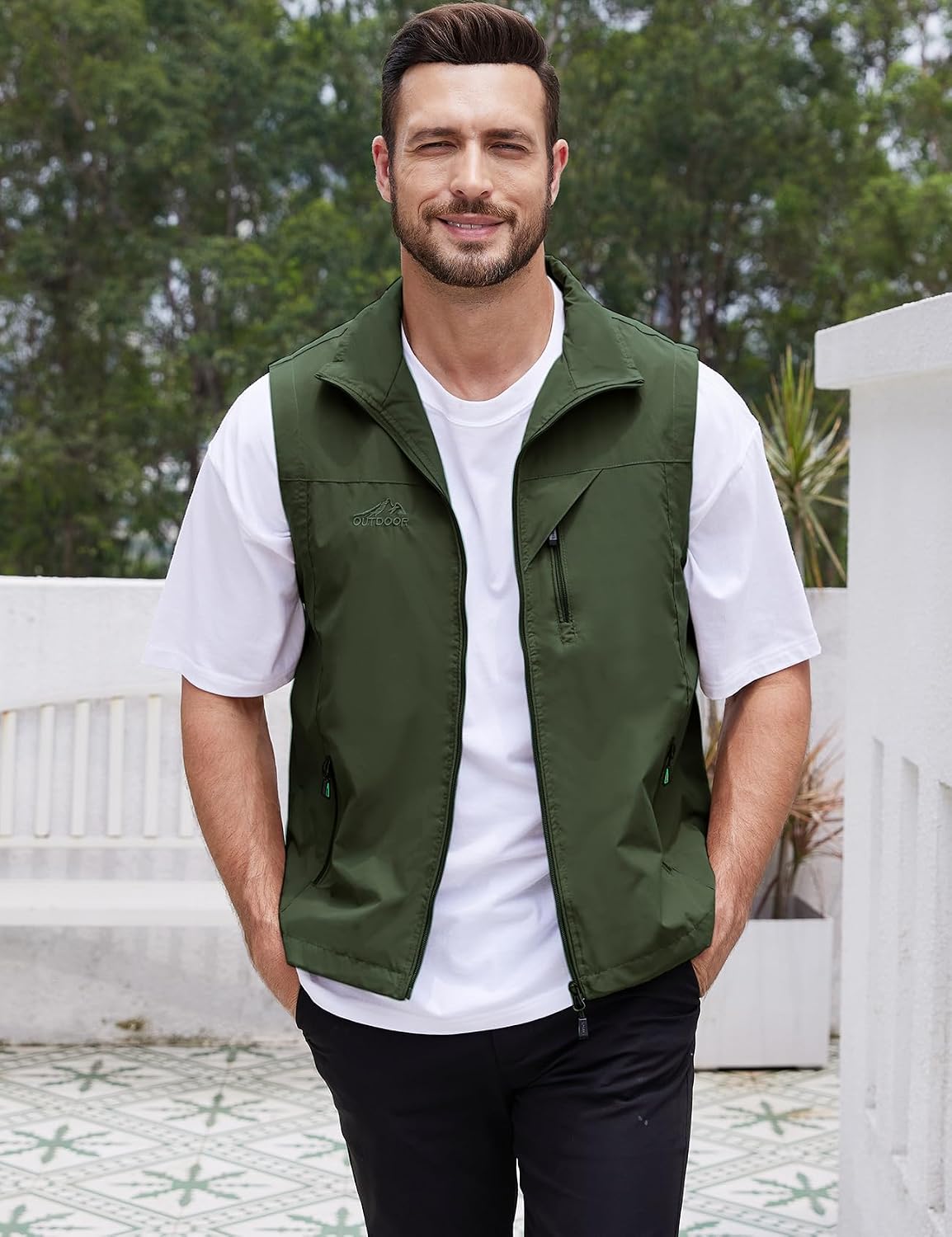 Men's Lightweight Softshell Sleeveless Golf Vest with Zipper Pockets for Travel Hiking Fishing Safari Outwear