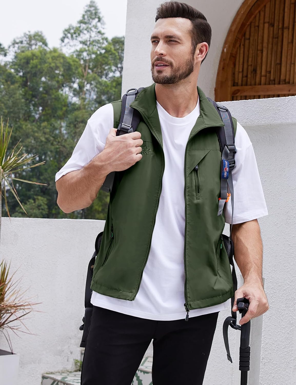 Men's Lightweight Softshell Sleeveless Golf Vest with Zipper Pockets for Travel Hiking Fishing Safari Outwear