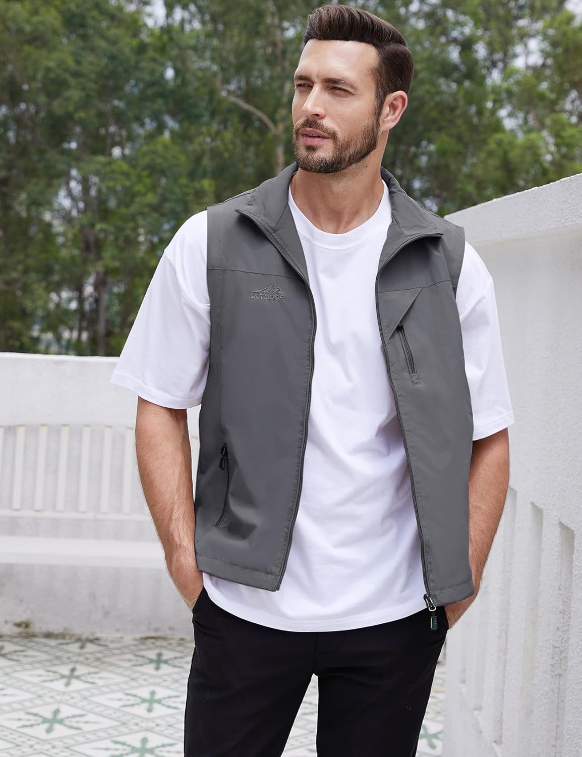 Men's Lightweight Softshell Sleeveless Golf Vest with Zipper Pockets for Travel Hiking Fishing Safari Outwear