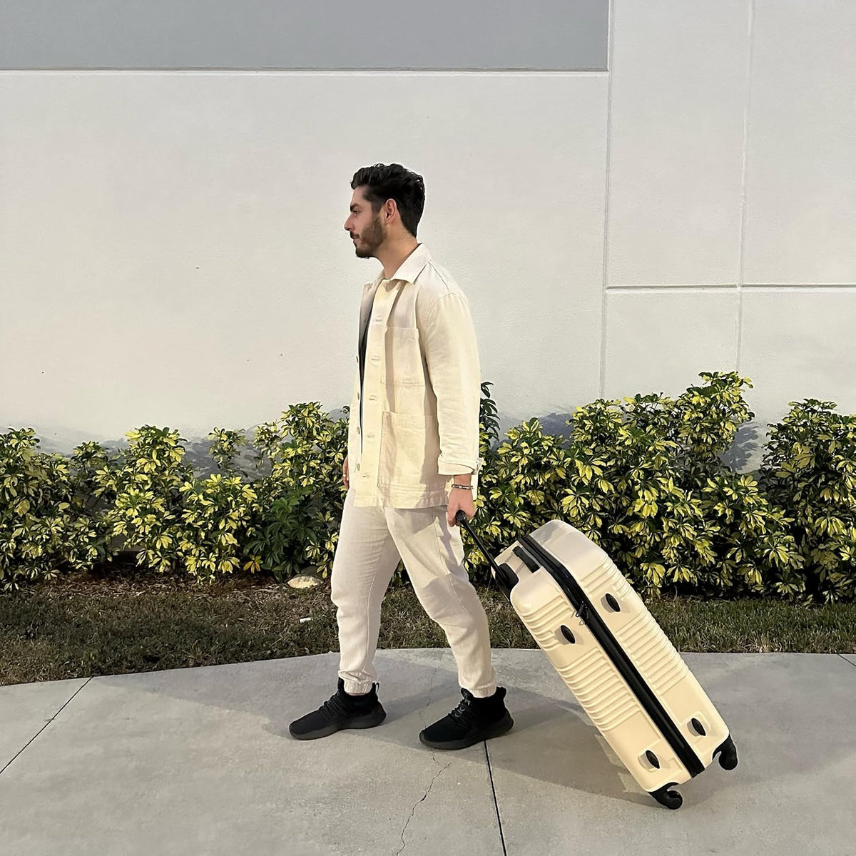 RESILIENCE Luggage with Spinner Wheels | Durable Lightweight Hardshell Spacious Travel Bag with Handle and Trolley | 20-Inch Carry On Small Luggage | Charcoal